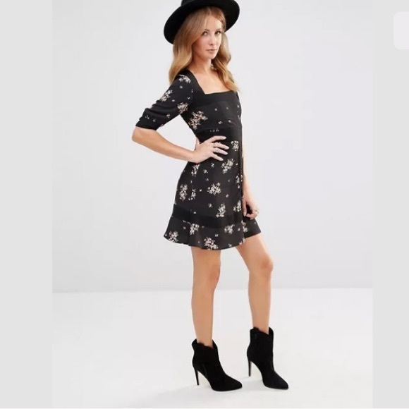 Millie Mackintosh Dresses & Skirts - Millie Mackintosh Floral Tea Flared Black Dress 10